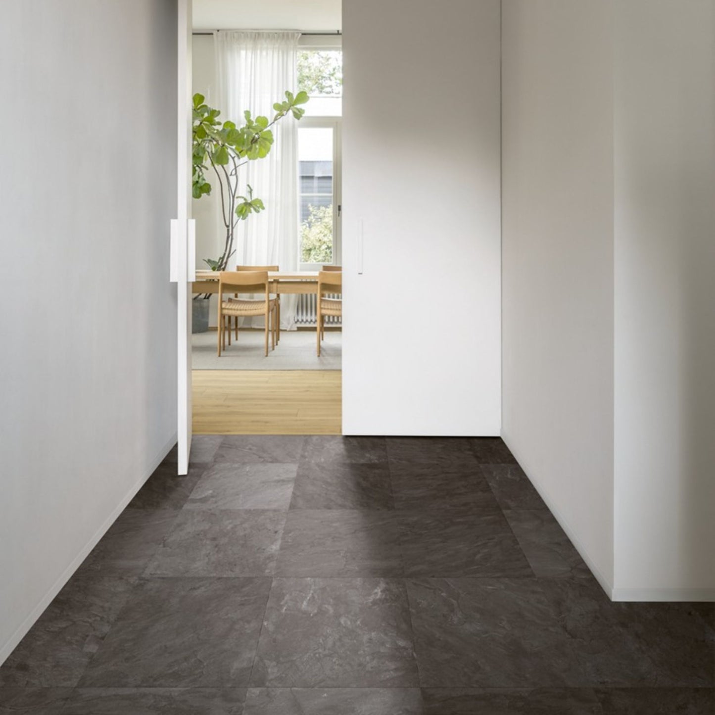 Pavimento in Laminato CAPTURE MUSE ARDESIA GRIGIA QUICK-STEP effetto ardesia grigia impermeabile con bisellatura naturale, posa Uniclic e classe 32