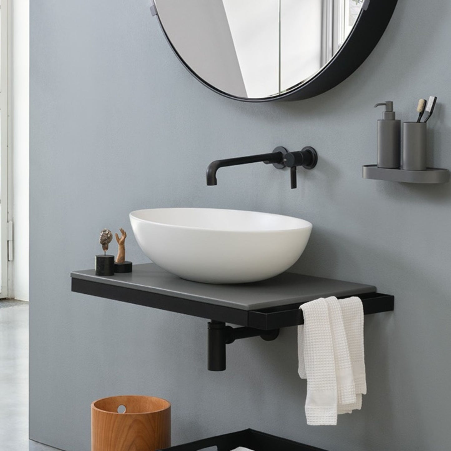 # BACINELLA DA APPOGGIO ECO da 58cm - CIELO proposta moderna e compatta per ambienti bagno dinamici e raffinati