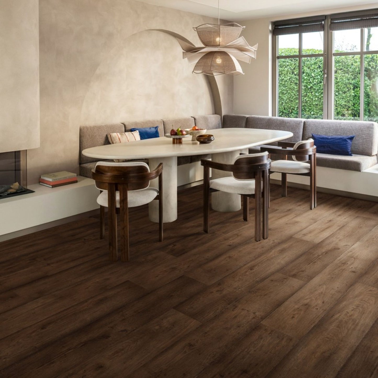 Pavimento in Laminato CAPTURE ROVERE CERATO SCURO QUICK-STEP resistente ai graffi e compatibile con riscaldamento a pavimento per ambienti residenziali