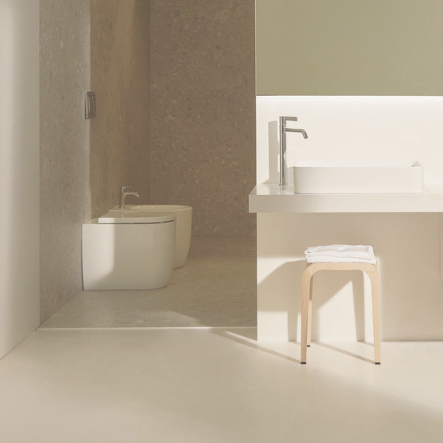 IDEAL STANDARD BLEND CURVE BIDET BIANCO a terra filo parete con fissaggi nascosti