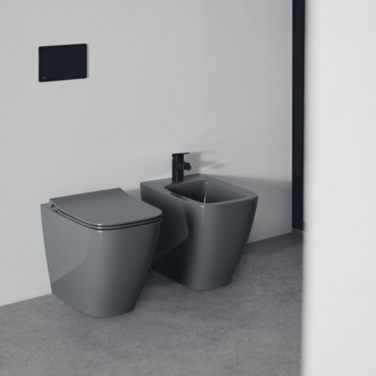 IDEAL STANDARD I.LIFE B BIDET GRIGIO LUCIDO A TERRA filo parete sanitari per bagno