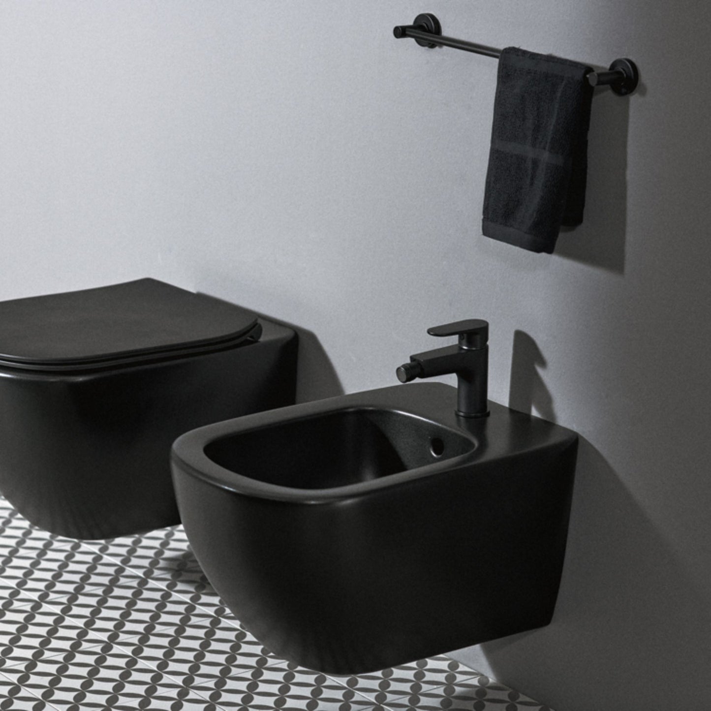 IDEAL STANDARD TESI BIDET SOSPESO NERO con fissaggi nascosti per bagno