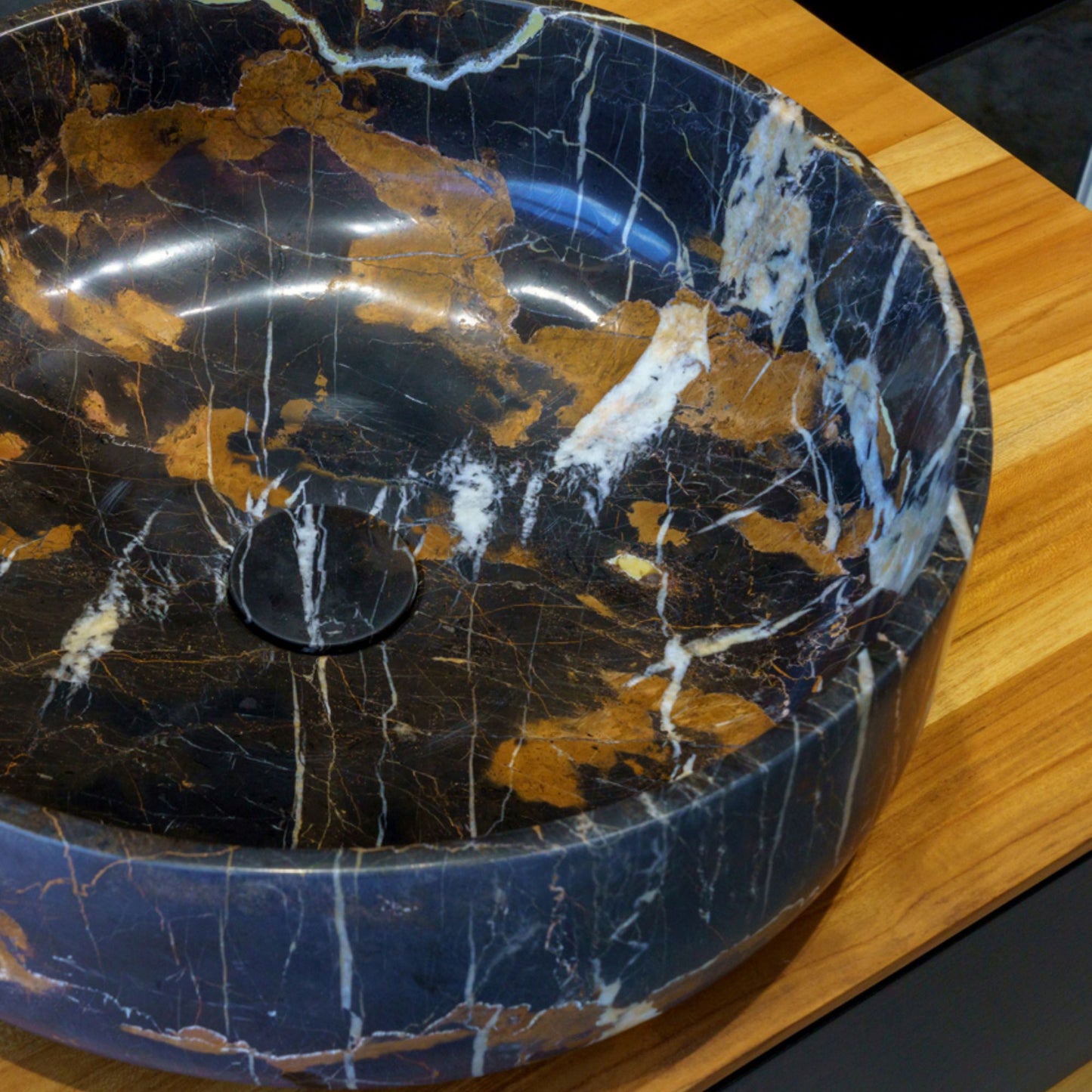 LAVABO PORTORO GOLD n marmo nero con venature dorate - CIPÍ lavandino da appoggio elegante con piletta coordinata