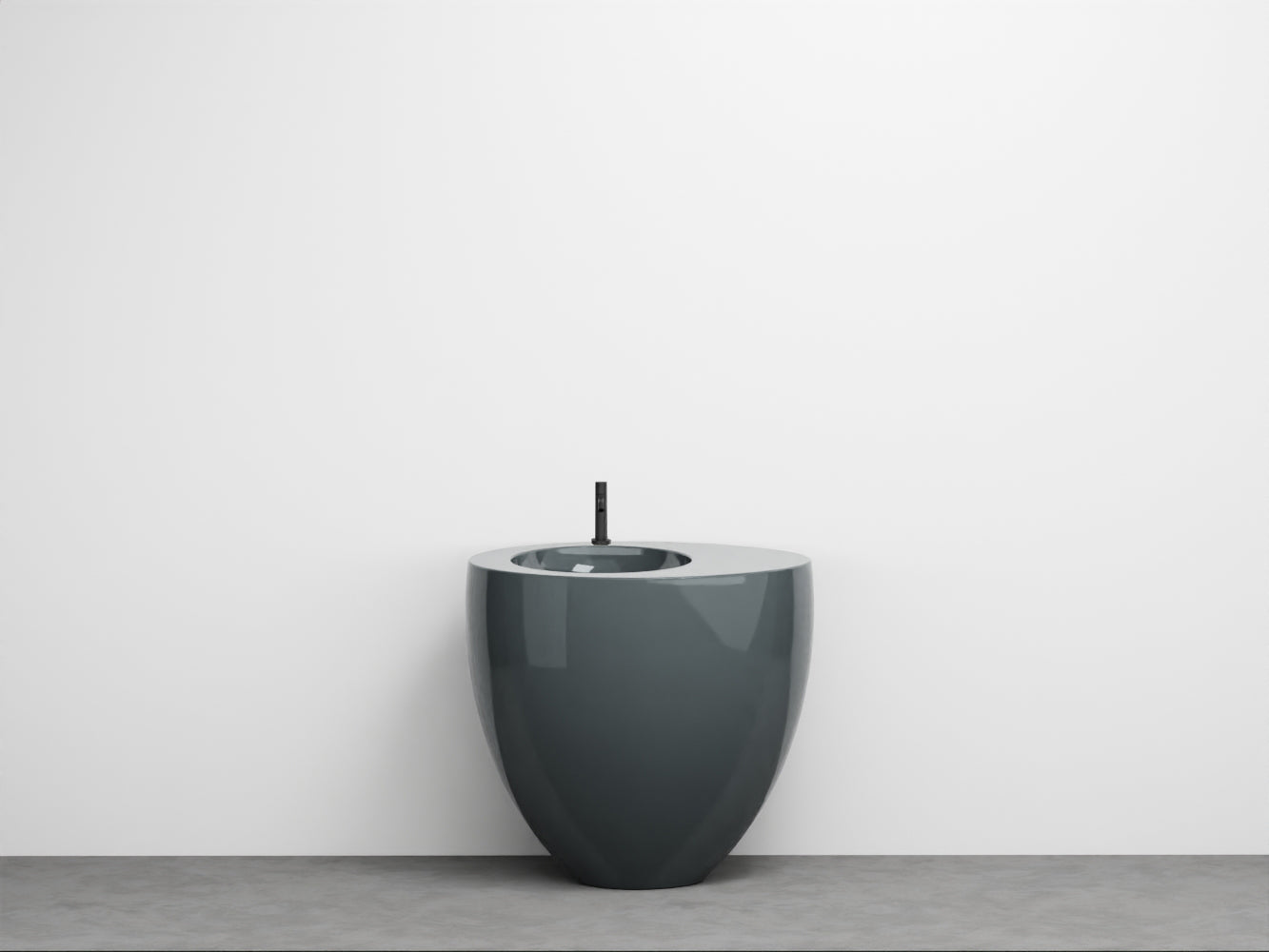 # LAVABO FREESTANDING LE GIARE - CIELO Realizzato in ceramica di alta qualità per un bagno sinuoso e austero
