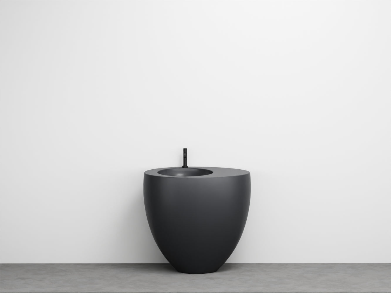 # LAVABO FREESTANDING LE GIARE - CIELO Realizzato in ceramica di alta qualità per un bagno sinuoso e austero