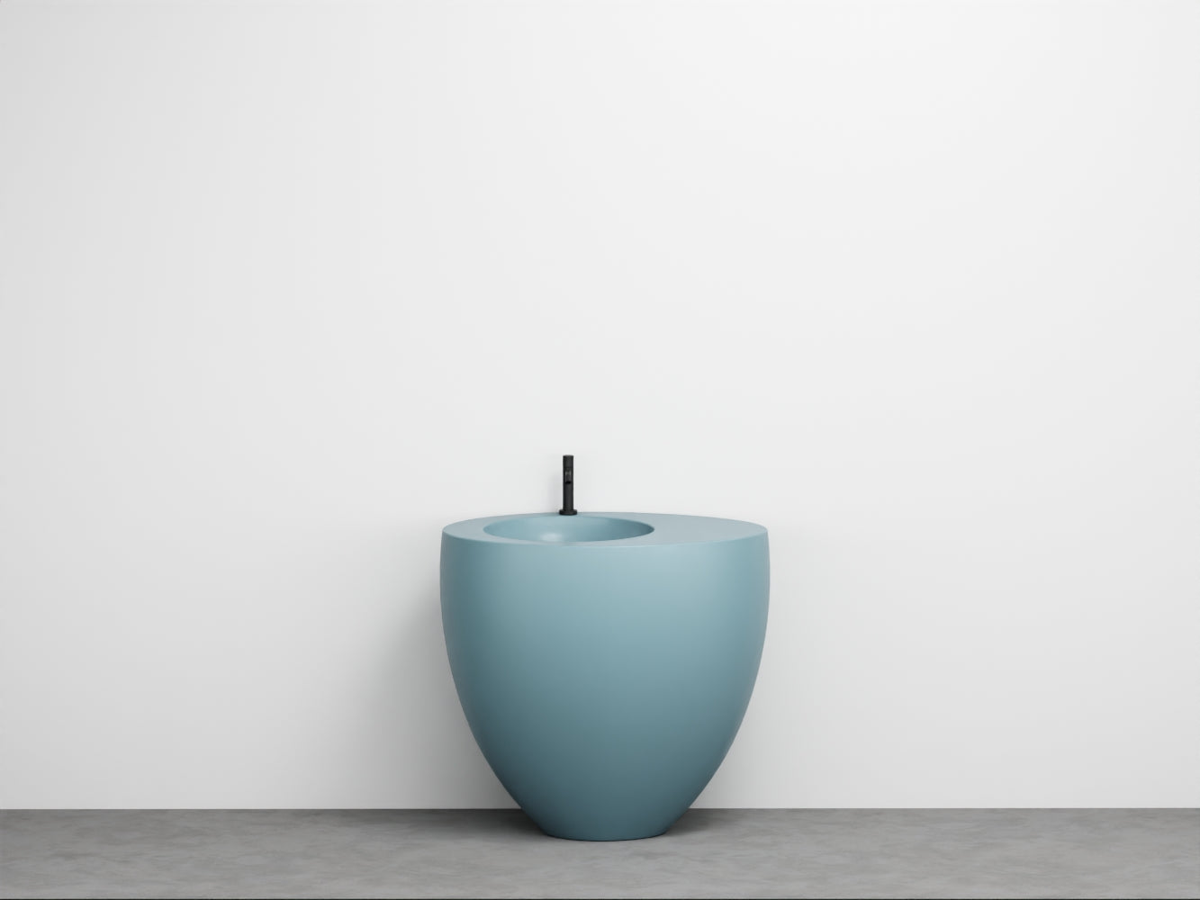 # LAVABO FREESTANDING LE GIARE - CIELO Realizzato in ceramica di alta qualità per un bagno sinuoso e austero
