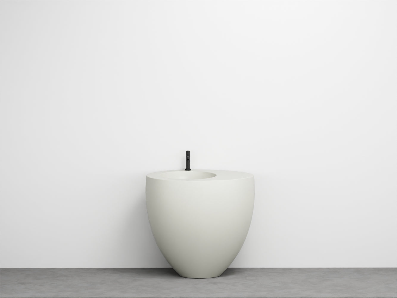# LAVABO FREESTANDING LE GIARE - CIELO Realizzato in ceramica di alta qualità per un bagno sinuoso e austero