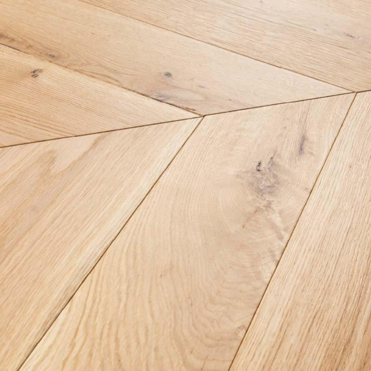 # PARQUET A DISEGNO SPINA UNGHERESE 45° MIX ROVERE - LABOR LEGNO design originale, posa a disegno elegante per ambienti luminosi