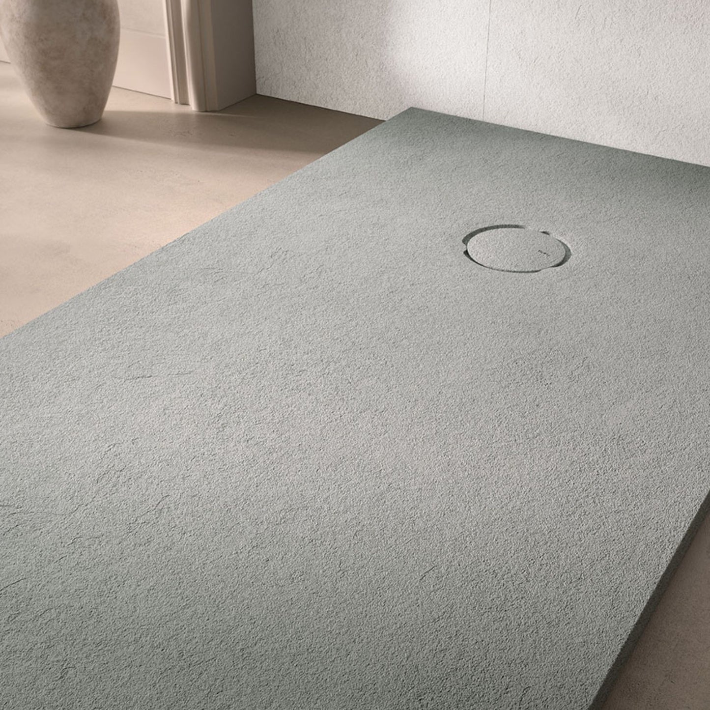 # PIATTO DOCCIA SELENE in finitura ardesia - FIORA BATH moderno con griglia circolare in rilievo