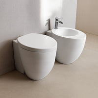 # WC A TERRA FILO MURO LE GIARE in ceramica - CIELO dal design sinuoso e le sue forme ovali continue e armoniche