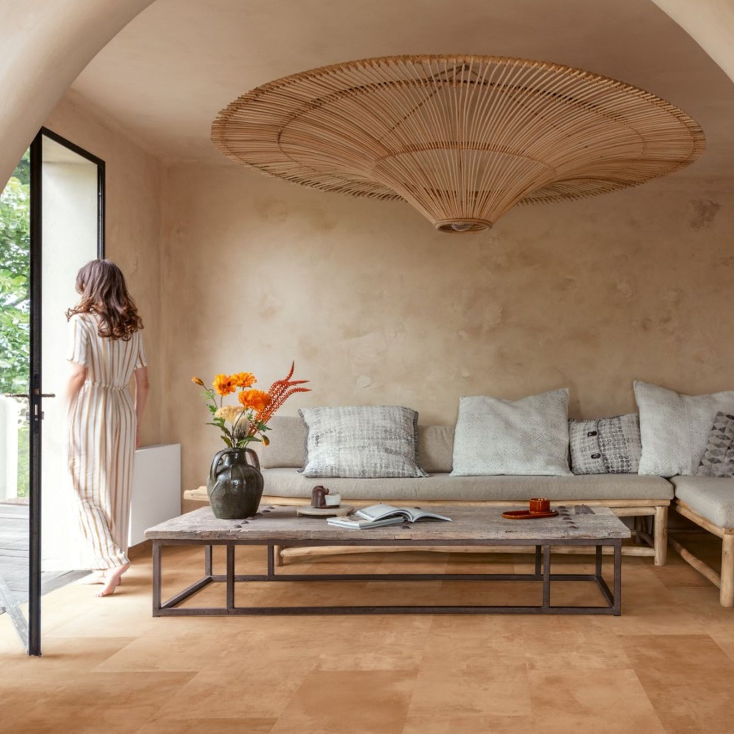 Pavimento in Laminato CAPTURE MUSE TERRACOTTA QUICK-STEP effetto terracotta rosso impermeabile con bisellatura naturale, classe 32, posa Uniclic