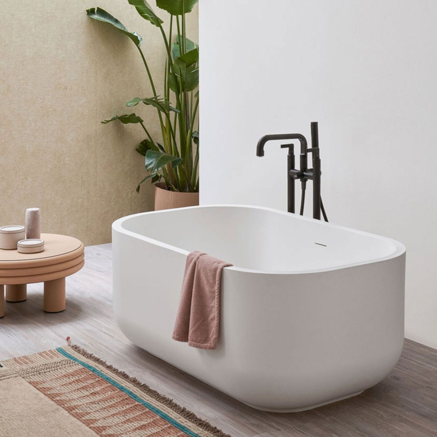 # VASCA DA BAGNO DAFNE IN SOLID SURFACE - CERAMICA CIELO design compatto e finiture opache di pregio