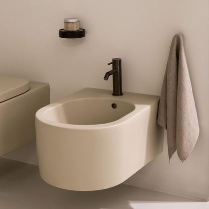 # BIDET SOSPESO OTIS in ceramica - CIELO rappresenta una scelta ideale per bagni moderni e raffinati.