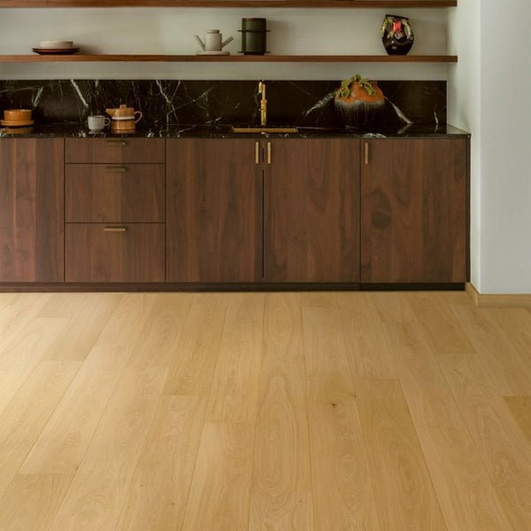 Pavimento in PARQUET CALA ROVERE CUOIO EXTRA OPACO QUICK-STEP effetto legno ompatibile con il riscaldamento e il raffreddamento a pavimento