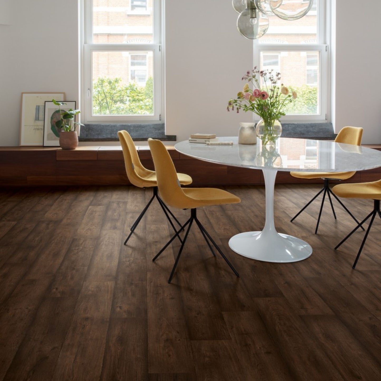 Pavimento in Laminato CAPTURE ROVERE CERATO SCURO QUICK-STEP resistente ai graffi e compatibile con riscaldamento a pavimento per ambienti residenziali