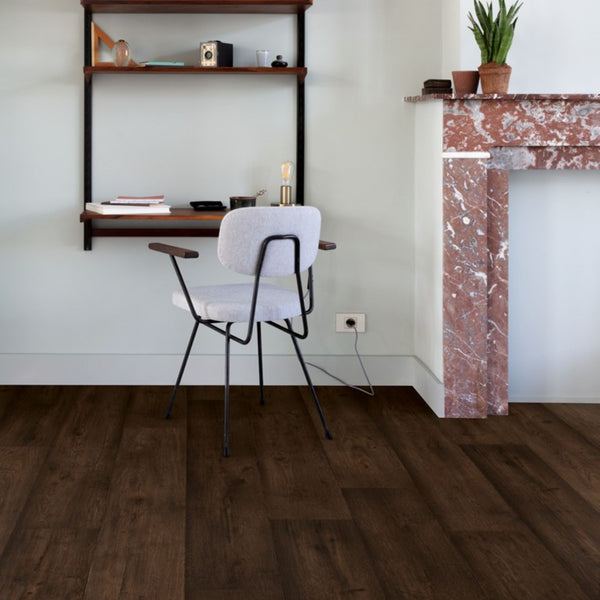 Pavimento in Laminato CAPTURE ROVERE CERATO SCURO QUICK-STEP resistente ai graffi e compatibile con riscaldamento a pavimento per ambienti residenziali