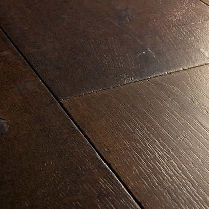 Pavimento in Laminato CAPTURE ROVERE CERATO SCURO QUICK-STEP resistente ai graffi e compatibile con riscaldamento a pavimento per ambienti residenziali