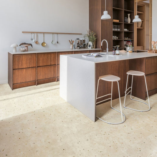 Pavimento in Laminato MUSE CEMENTO DELLA SERRA QUICK-STEP impermeabili effetto pietra con tecnologia Hydroseal, posa Uniclic e resistenza certificata