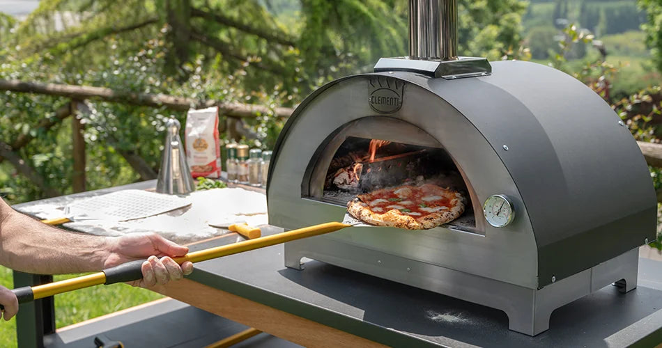 Particolare del forno Clementi Clementino a legna