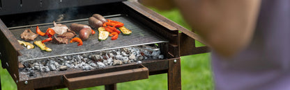 Grigliata in giardino con barbecue Clementi Flipper