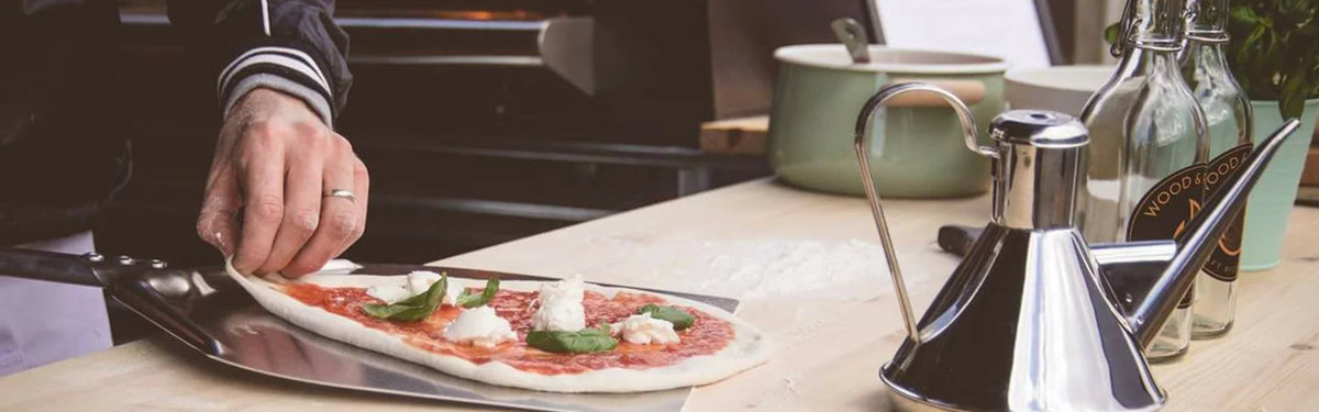 Pizza nel forno a legna Clementi Pulcinella