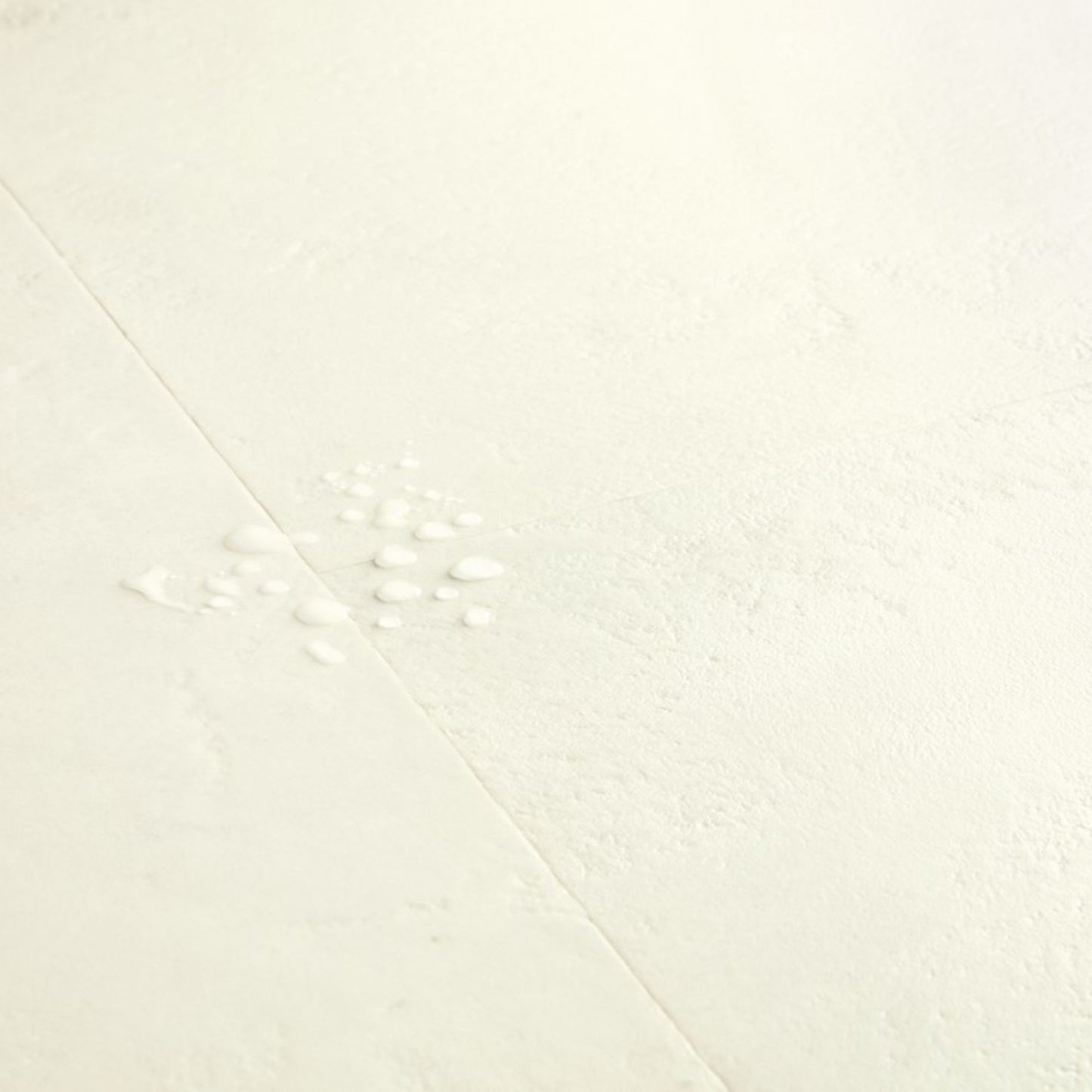 Pavimento in Laminato CAPTURE MUSE GESSO QUICK-STEP effetto pietra bianco resistenza per ambienti domestici intensamente vissuti