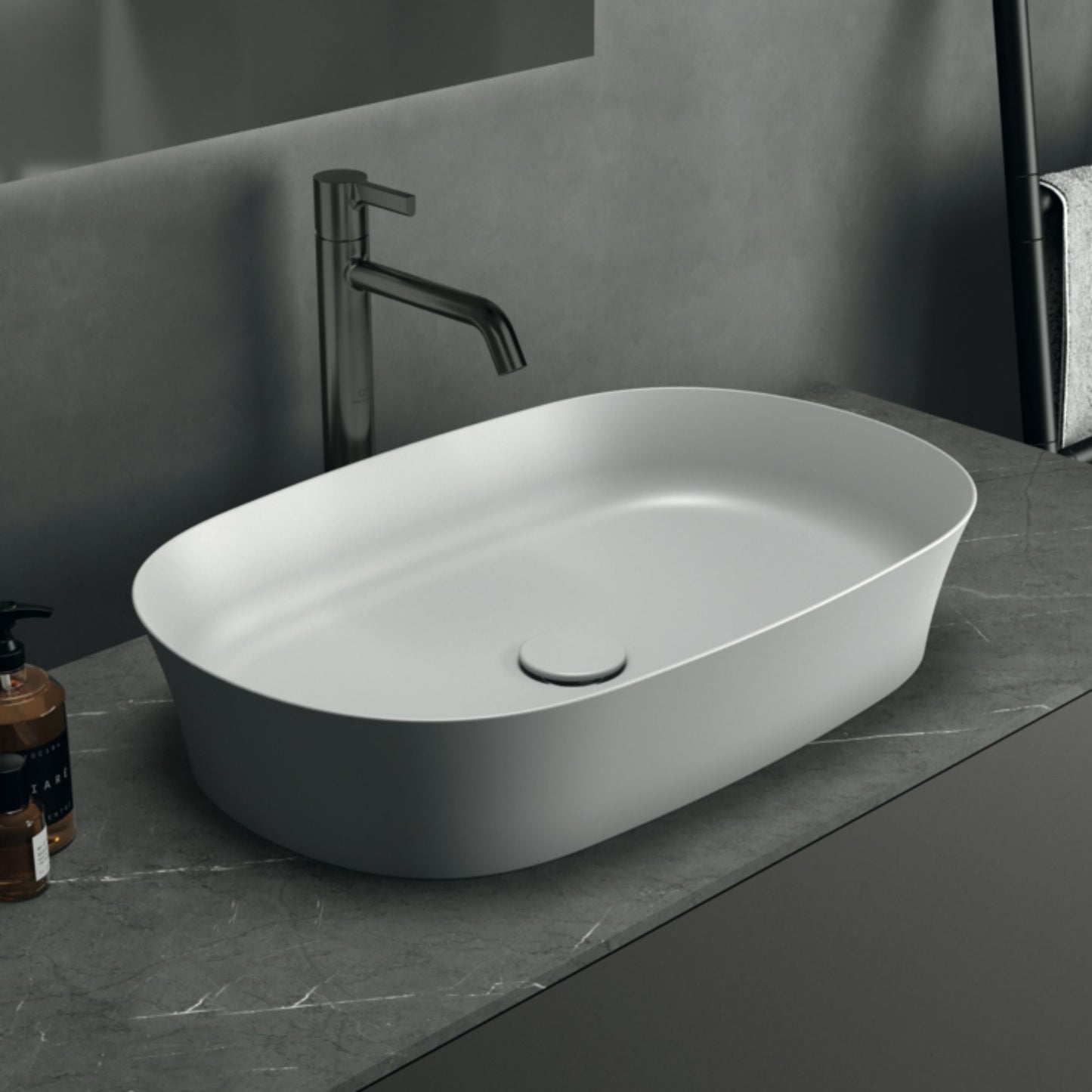 IDEAL STANDARD MULTISUITE PILETTA BIANCO SETA a scarico libero con cover in ceramica