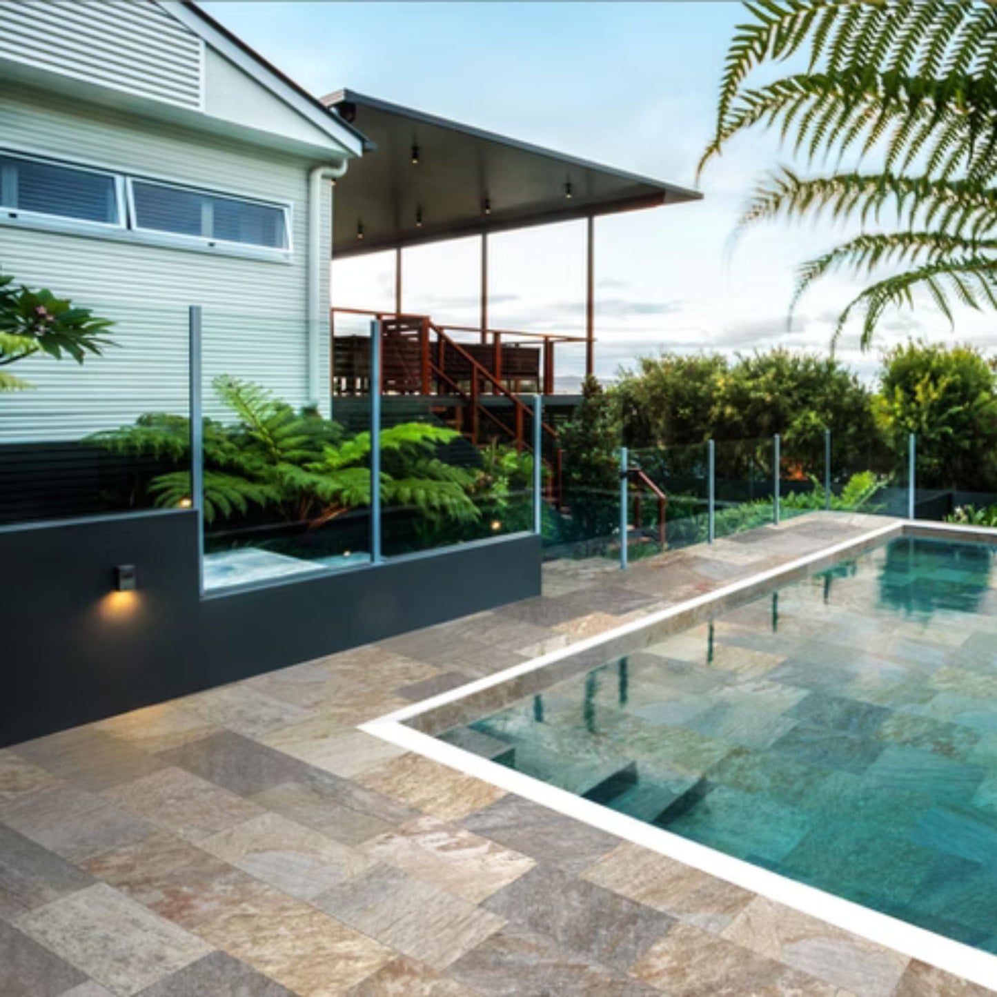 ITALIAN STONES SAVOIA ITALIA Piastrelle in Gres porcellanato effetto pietra alpina per pavimenti e rivestimenti interni ed esterni di design