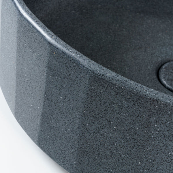 LAVABO CASTLE in Blue Sand Stone - CIPÍ lavandino con piletta coordinata, profilo iconico e design raffinato
