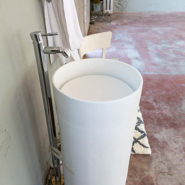 LAVABO CILINDRO FREESTANDING in resina - CIPÍ lavandino bianco interamente artigianale