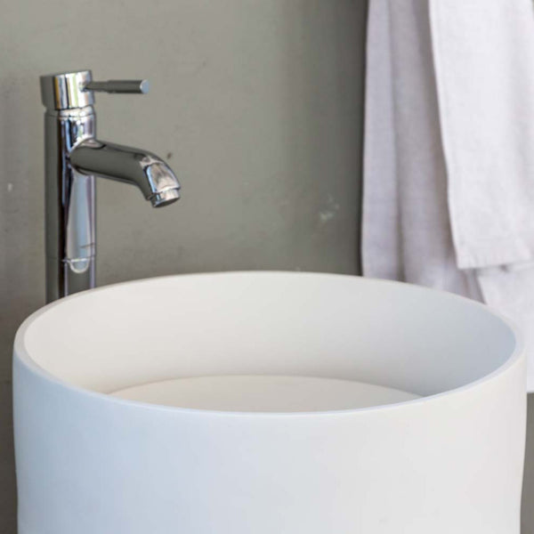LAVABO CILINDRO FREESTANDING in resina - CIPÍ lavandino bianco interamente artigianale