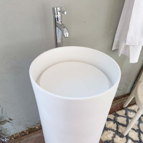 LAVABO CILINDRO FREESTANDING in resina - CIPÍ lavandino bianco interamente artigianale