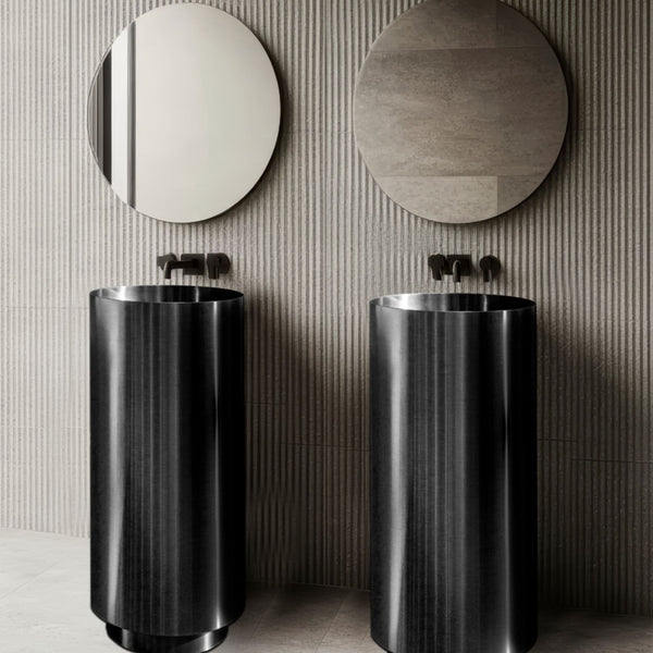LAVABO FOYER FREESTANDING in acciaio inox PVD - CIPÍ lavandino minimal e finitura luxury per un effetto scenico esclusivo
