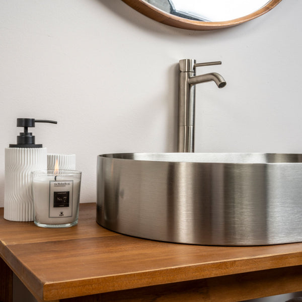 LAVABO FOYER OVALE in acciaio inox PVD - CIPÍ lavandino Design sottile, saldatura invisibile e forma ellittica elegante