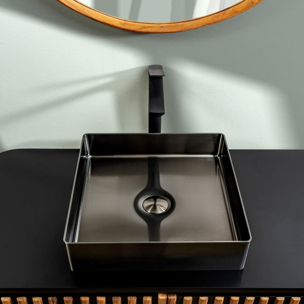 LAVABO FOYER REGULAR da appoggio in acciaio inox PVD - CIPÍ lavandino design minimale, elegante e saldato da un'unica lastra.