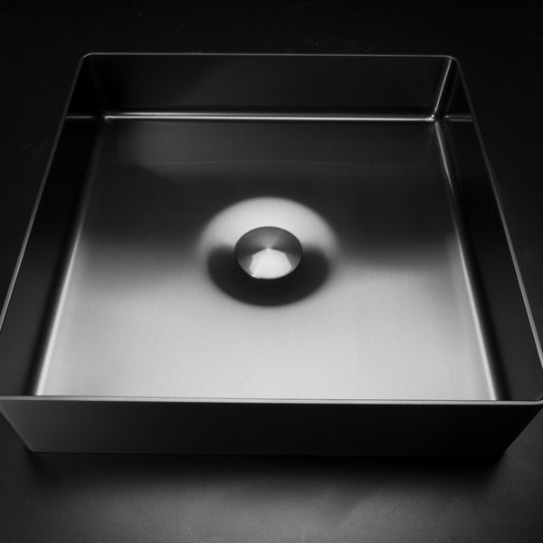 LAVABO FOYER REGULAR da appoggio in acciaio inox PVD - CIPÍ lavandino design minimale, elegante e saldato da un'unica lastra.