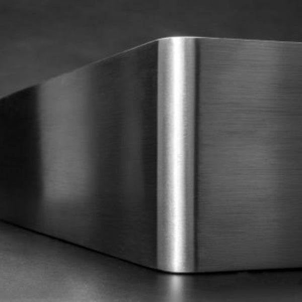 LAVABO FOYER REGULAR da appoggio in acciaio inox PVD - CIPÍ lavandino design minimale, elegante e saldato da un'unica lastra.