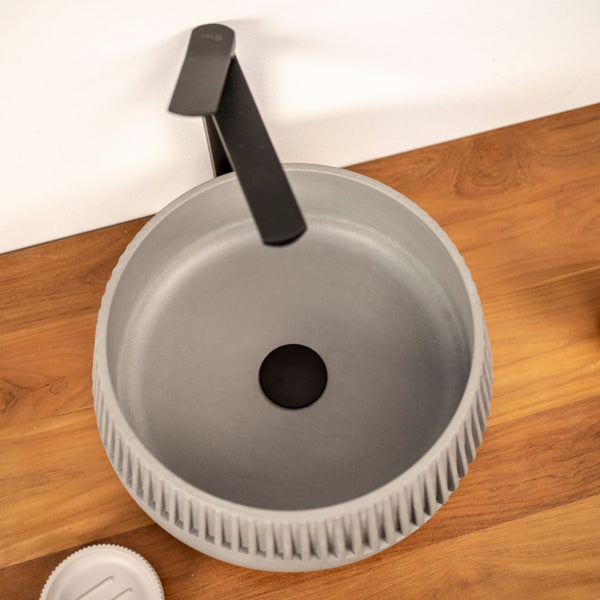 LAVABO GEAR 39Ø in cemento e resina - CIPÍ lavandino stile industrial o urban cottage, finitura materica