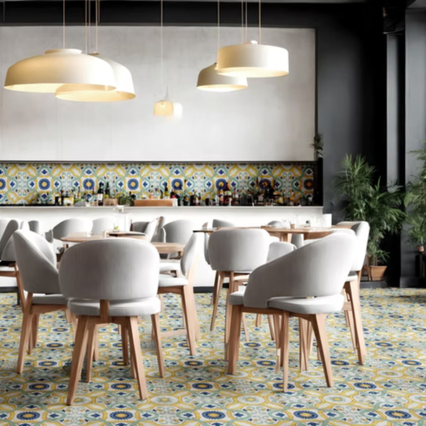 MAIOLICHE DEL GOLFO SAVOIA ITALIA Piastrelle in gres porcellanato decorato effetto maiolica napoletana per pavimenti e rivestimenti d’interni ed esterni