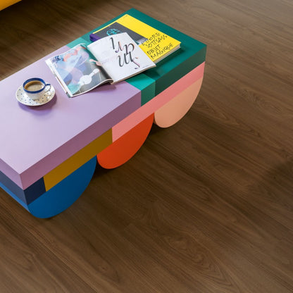 Pavimento in Laminato CAPTURE NOCE ELEGANTE QUICK-STEP 100% impermeabile, Scratch Guard, posa Uniclic