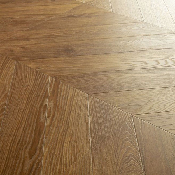 Pavimento in Laminato IMPRESSIVE PATTERNS ROVERE SPINA MARRONE QUICK-STEP con bisellatura naturale, resistente all’acqua al 100%, sistema Uniclic
