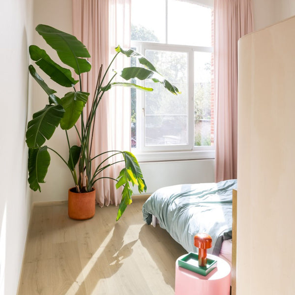 Pavimento in PVC BLOOM ROVERE SPAZZOLATO BEIGE QUICK-STEP è progettata per garantire stabilità nel tempo
