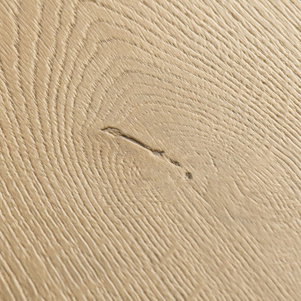 Pavimento in Laminato CAPTURE ROVERE SPAZZOLATO NATURALE QUICK-STEP progettato per abitazioni in cui il pavimento deve sostenere un utilizzo continuo