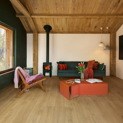 Pavimento in Laminato CAPTURE ROVERE SPAZZOLATO NATURALE CALDO QUICK-STEP per chi desidera un effetto legno credibile, facilmente integrabile in diversi stili di arredamento