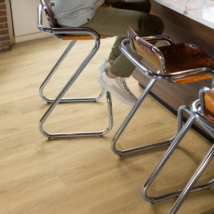Pavimento in Laminato CAPTURE ROVERE SPAZZOLATO NATURALE CALDO QUICK-STEP per chi desidera un effetto legno credibile, facilmente integrabile in diversi stili di arredamento