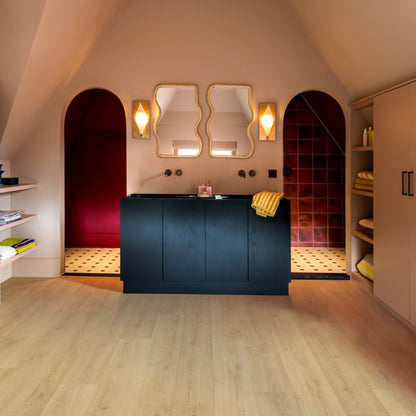 Pavimento in Laminato CAPTURE ROVERE SPAZZOLATO NATURALE QUICK-STEP progettato per abitazioni in cui il pavimento deve sostenere un utilizzo continuo