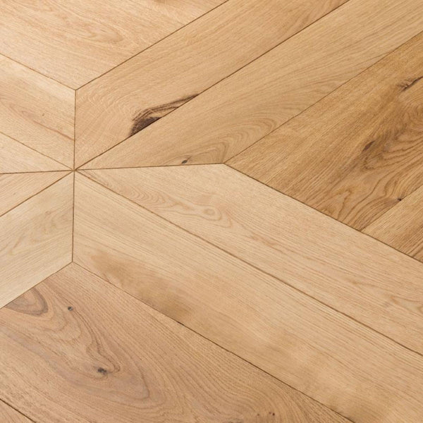 # PARQUET A DISEGNO GEOMETRIA SQUARE ROVERE - LABOR LEGNO Design intrecciato, posa incollata, finitura a vernice all’acqua per interni classici