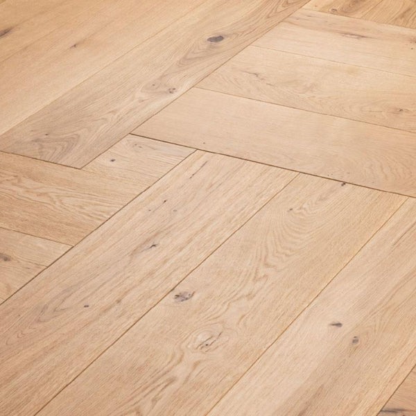 # PARQUET A DISEGNO GEOMETRIA WEAVE ROVERE - LABOR LEGNO Design concentrico, incastri su 4 lati, finitura vernice a base d’acqua