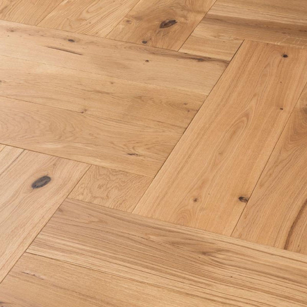 # PARQUET A DISEGNO GEOMETRIA WEAVE ROVERE - LABOR LEGNO Design concentrico, incastri su 4 lati, finitura vernice a base d’acqua