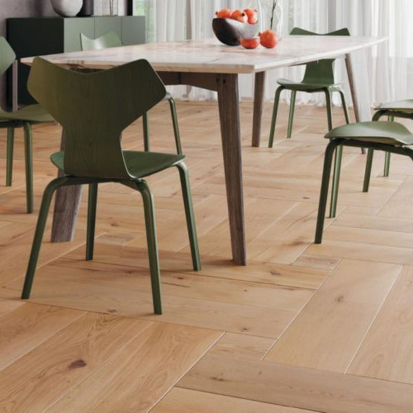 # PARQUET A DISEGNO GEOMETRIA WEAVE ROVERE - LABOR LEGNO Design concentrico, incastri su 4 lati, finitura vernice a base d’acqua